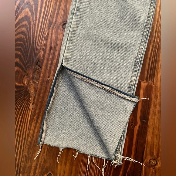 KITTENISH Lacy Distressed Light Wash Denim Jeans Size 25 Side Slit - Picture 5 of 7